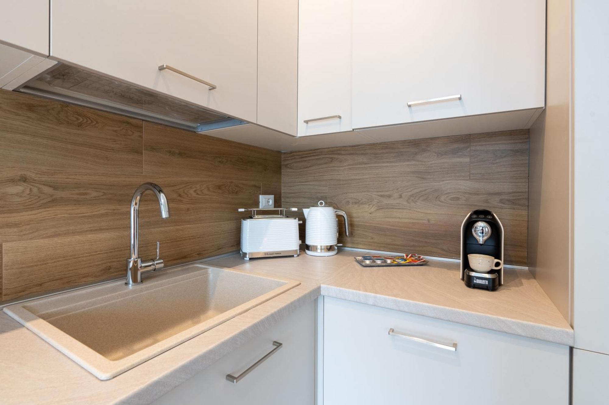 Aqva Parco Degli Acquedotti Apartment